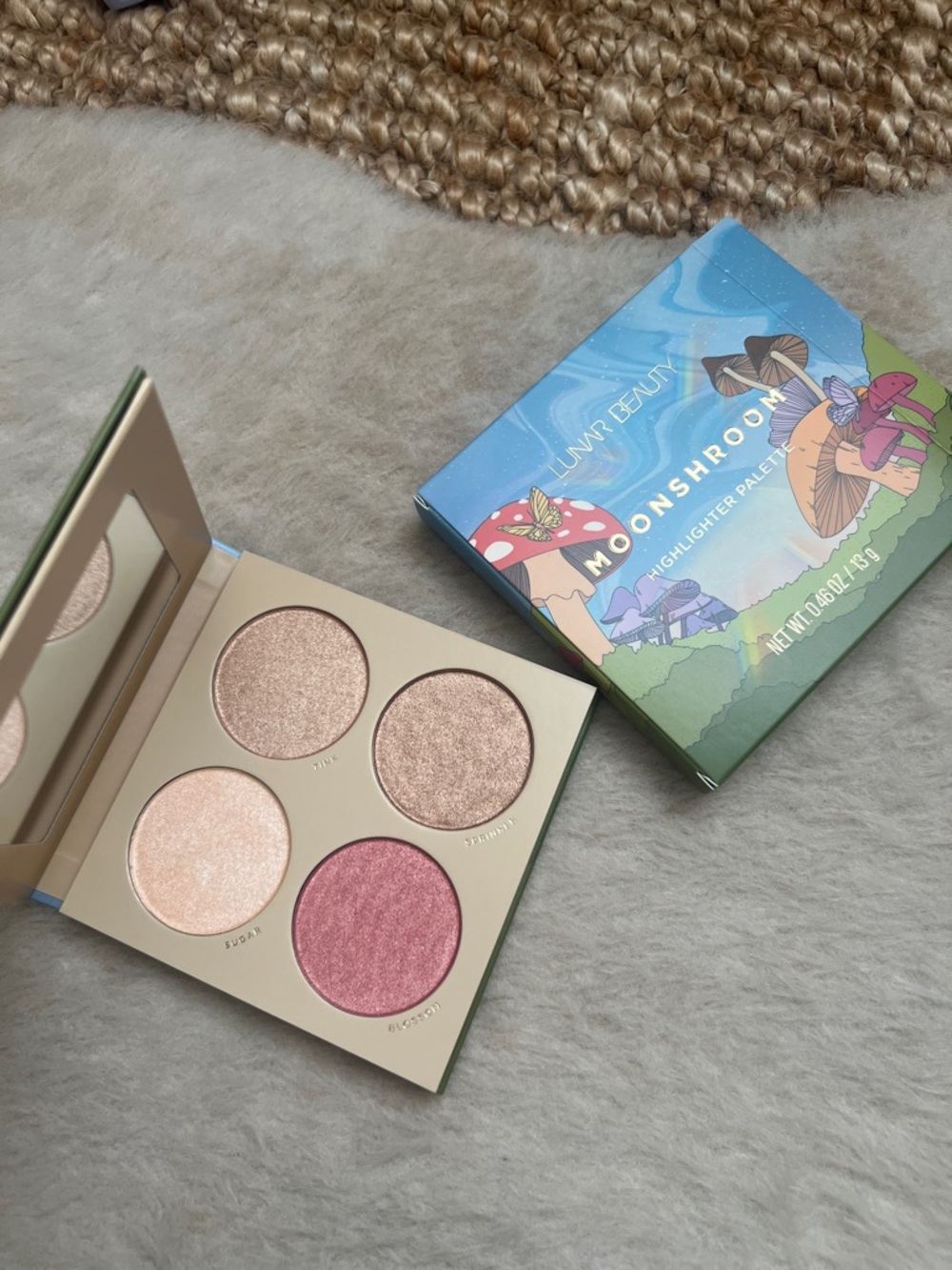 Lunar Beauty Moonshroom Highlighter Palette